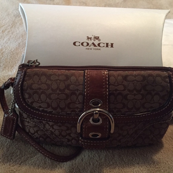 @ PRICE REDUCTION@ EUC COACH WRISLET