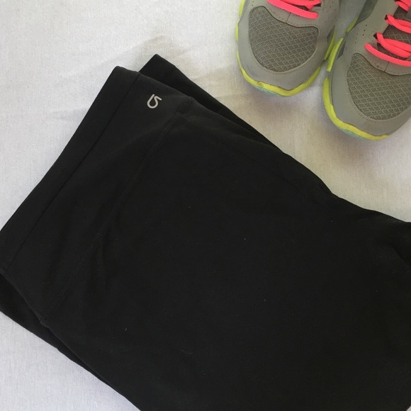 Black Gapfit Capri Leggings