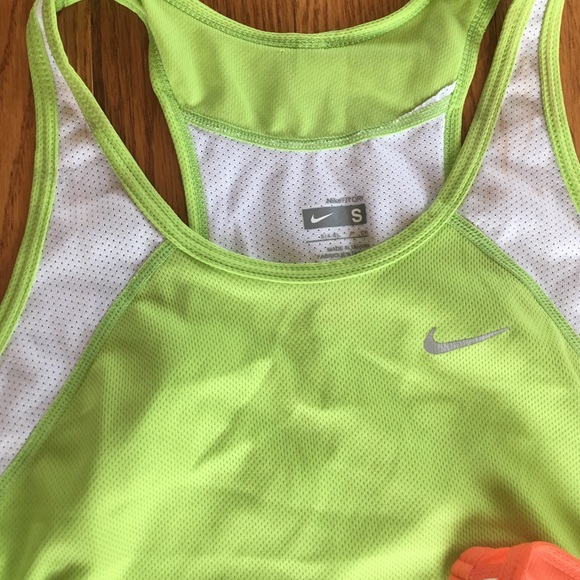NIKE WORKOUT SHIRTS - Picture 2 of 4