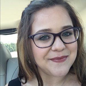 Meet your Posher, Cayla