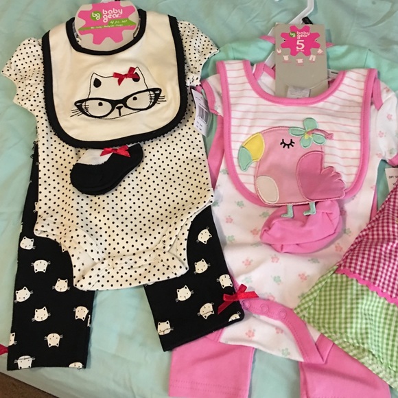 ***SOLD***Bundle of BabyGirl outfits