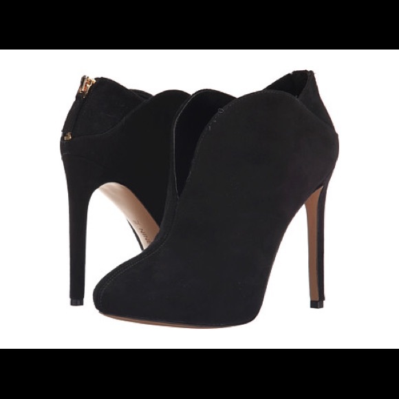 Nine West black split front booties heels