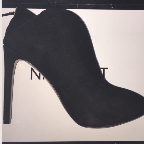 Nine West black split front booties heels - Picture 4 of 4