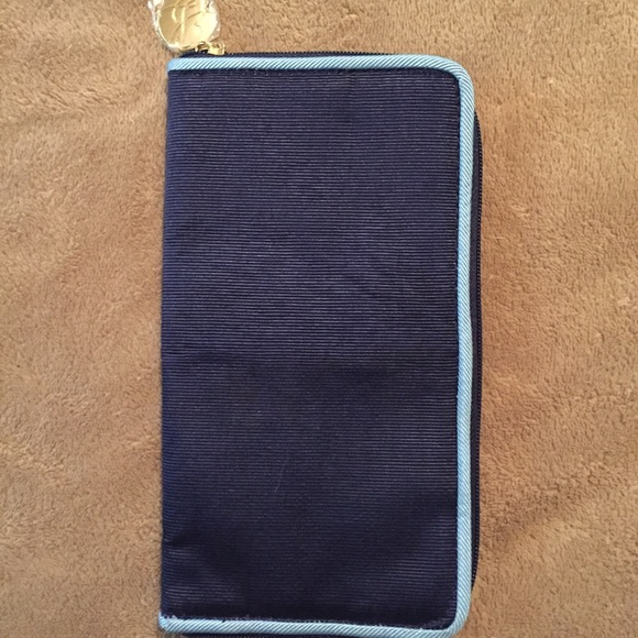 ESTEE LAUDER BRUSH HOLDER