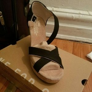 Toms Strappy Wedge Black Canvas Cork