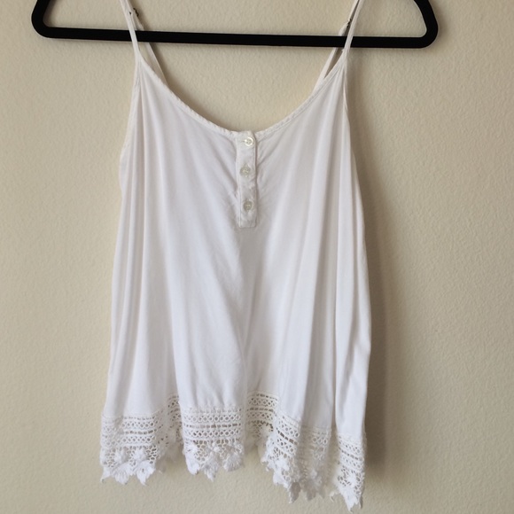 White billabong tank top!