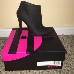 Michael Antonio black heels