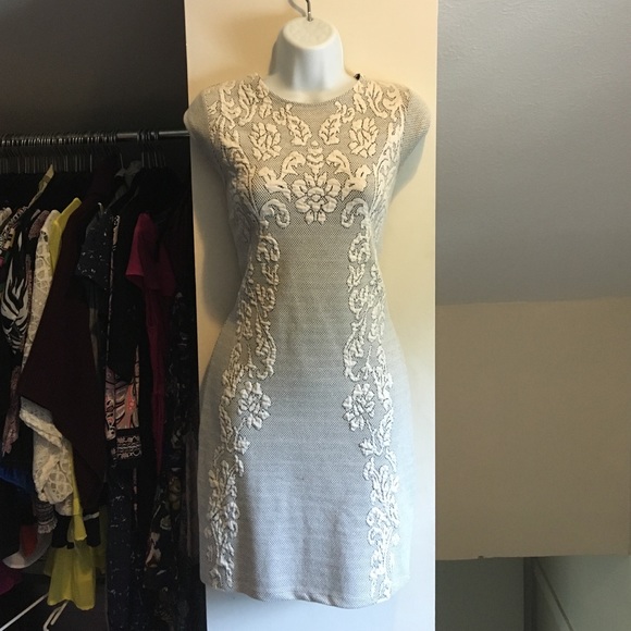 👗SALE! 3/$25!👗 Xhilaration Form-fitting Dress