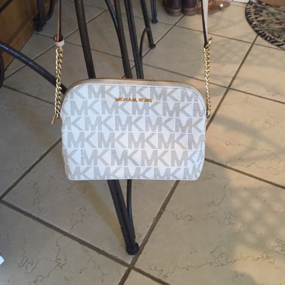 MICHAEL KORS WHITE CROSSBODY - Picture 2 of 2
