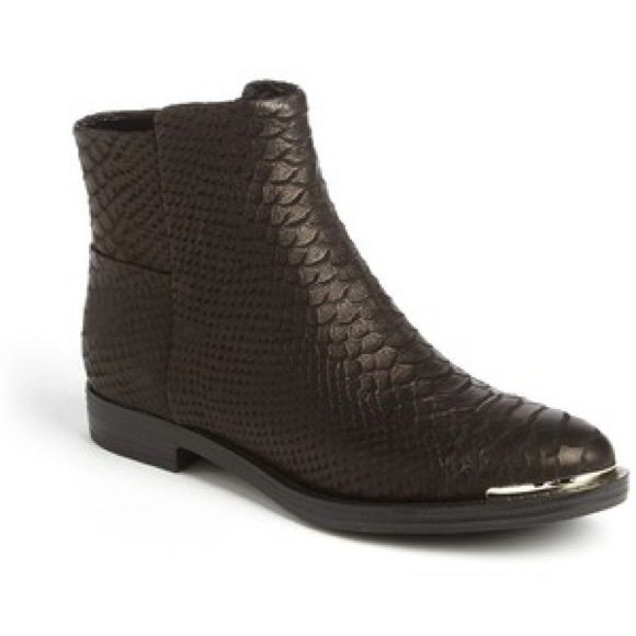 Enzo Angiolini black gator/snake texture booties