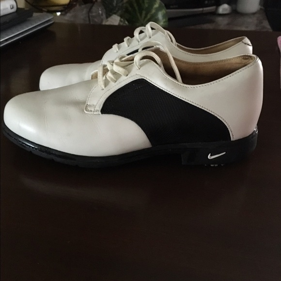Nike Golf Shoes! Size 7!