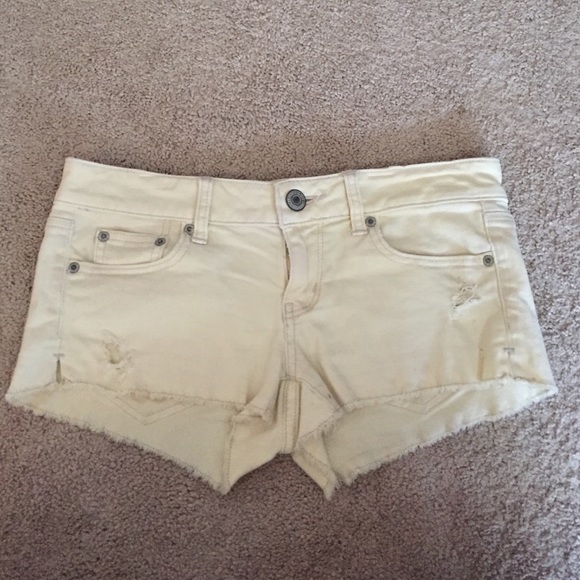 American Eagle yellow shorts