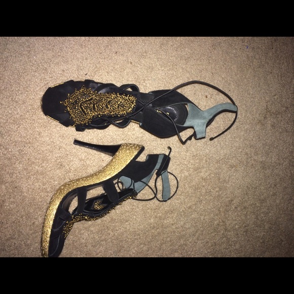 Beautiful barely worn Donna Karen shoes