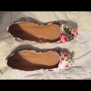 Target floral flats