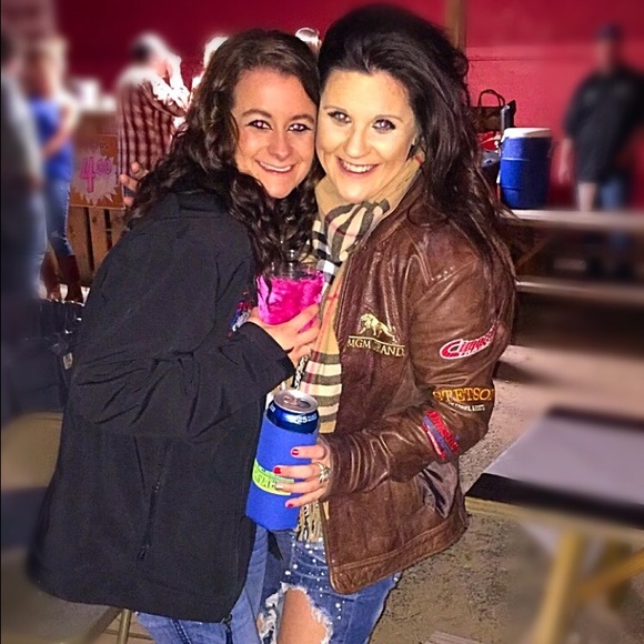 Meet your Posher, Alexis - Picture 2 of 4