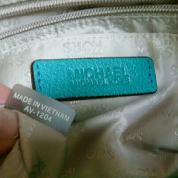 MICHAEL KORS Turquoise Teal Sea Green Tote Purse - Picture 3 of 4