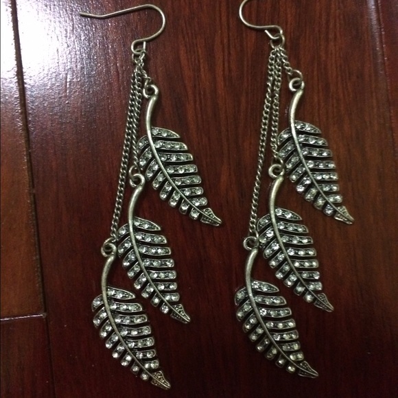 Forever 21 Leaf Dangly Earrings
