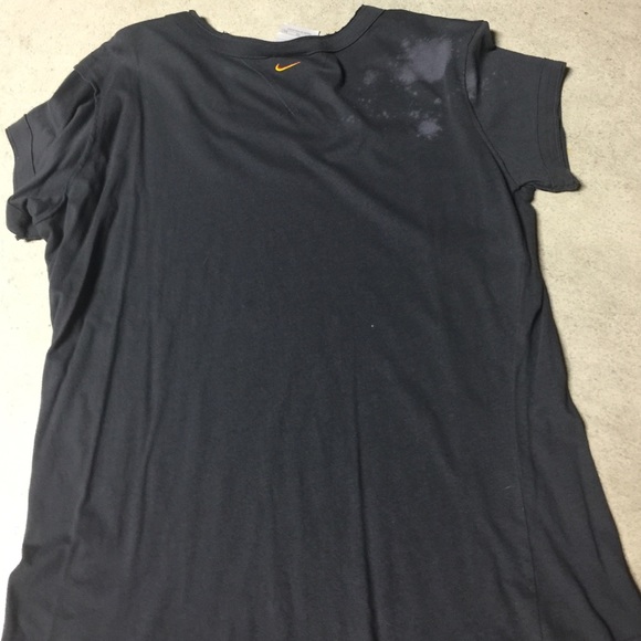Nike tee - Picture 2 of 2