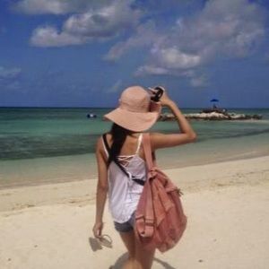 Meet your Posher, Victoria