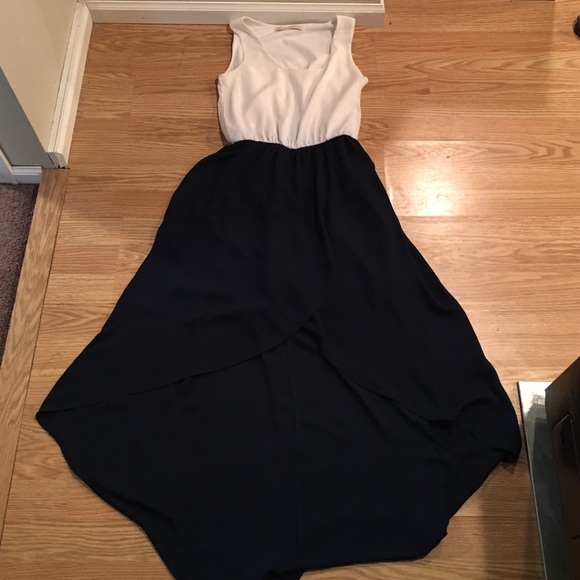 Dress - Picture 4 of 4