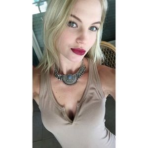 Meet your Posher, Casey