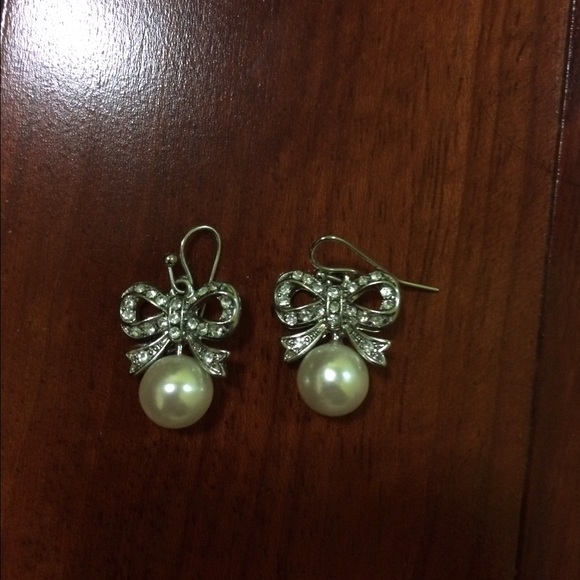 Forever 21 Bow Dangly Earrings