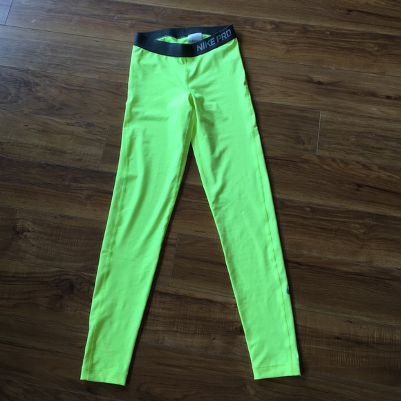 🏃🏼 Nike Pro neon leggings - size Small