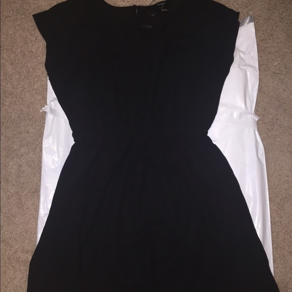 BRAND NEW FOREVER 21 DRESS