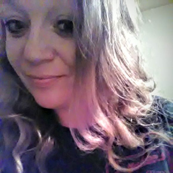 Meet your Posher, Amanda - Picture 1 of 1