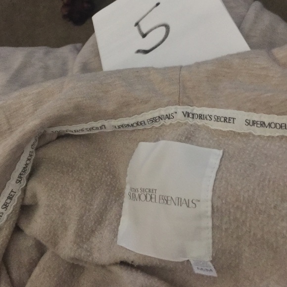 Vs Supermodel Essentials Size Medium Like New - image 4