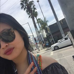 Meet your Posher, Valerie