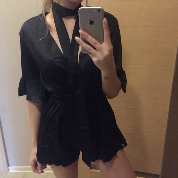 ️Last One! 🎈 Satin Ruffle Romper🎈 Medium - Picture 3 of 4