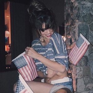 Meet your Posher, Rayven