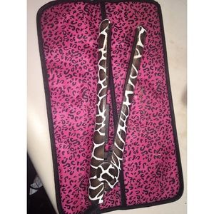 Cortex Giraffe Print Flat Iron