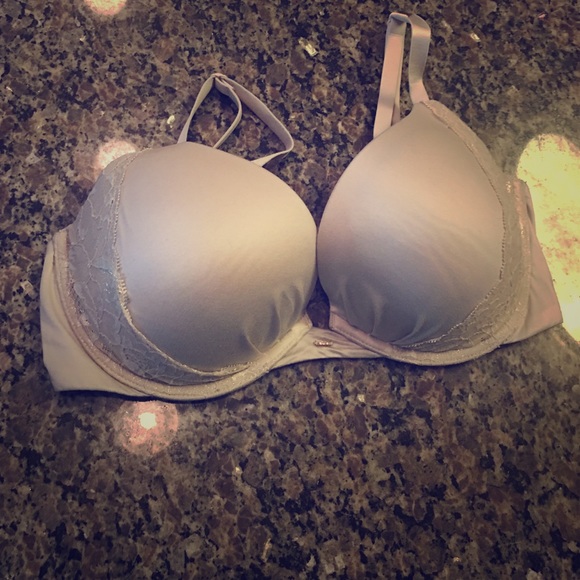 Victoria Secret Fabulous Bra W/Lace (Nude)