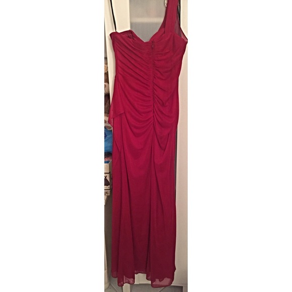 Formal red evening gown - Picture 2 of 2