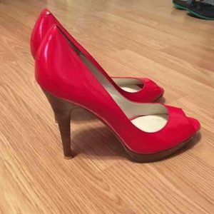 Steve Madden- Red pumps
