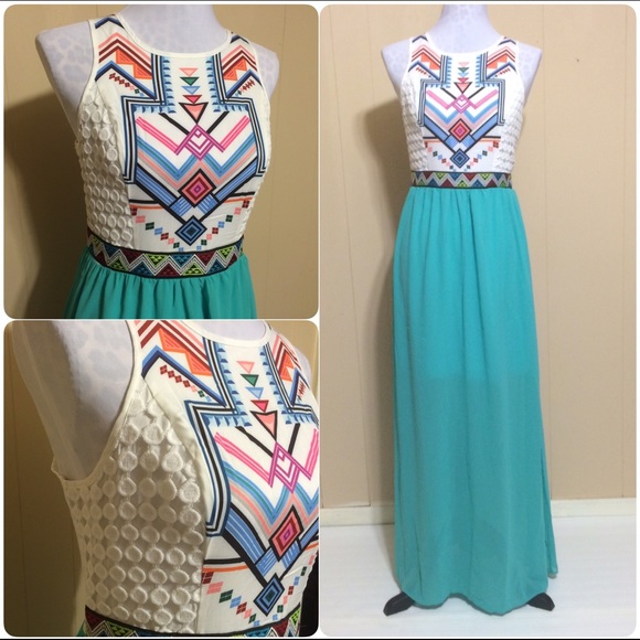 Dresses & Skirts - Tribal Maxi Dress