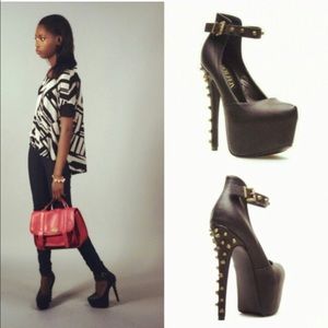 Zora by Paperfox.. Shoedazzle Size 7.5