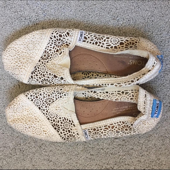Women's White Lace Toms