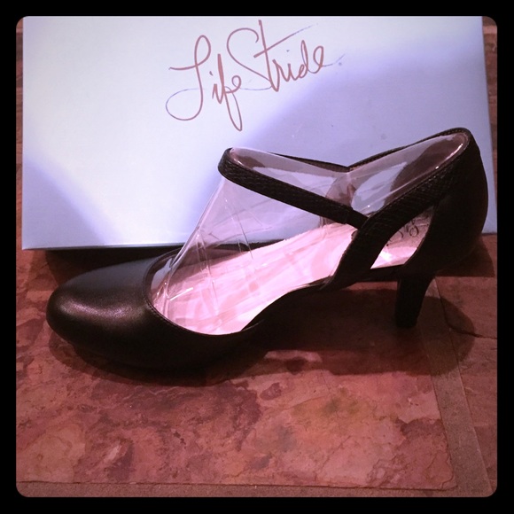 Life stride black heels