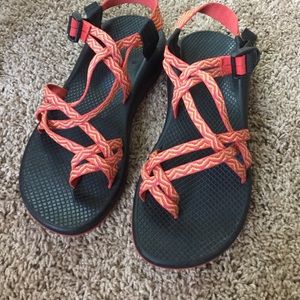 Chaco's 😍 Double Toe Strap