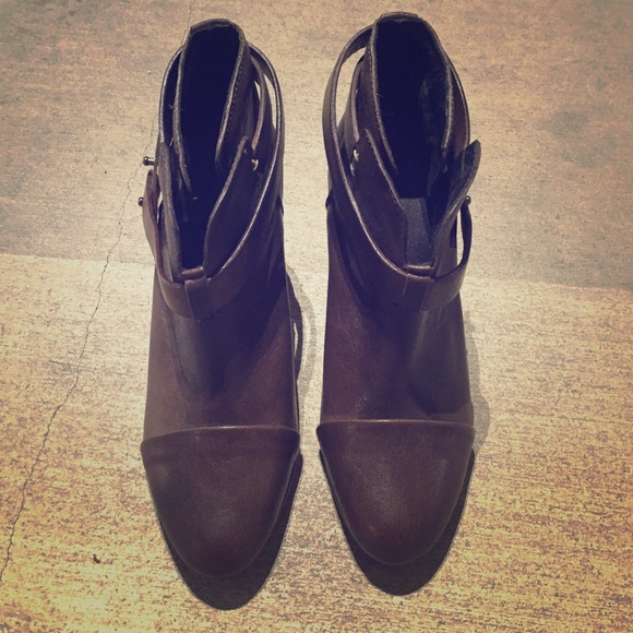 rag & bone Shoes - Rag and Bone brown "harrow" booties.