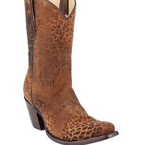 Corral Boots Animal print size 7M seven