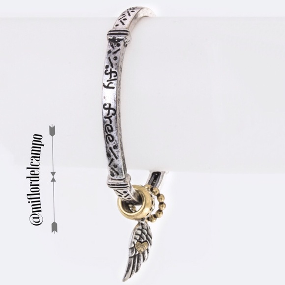 • Fly Free Stretch Bracelet •
