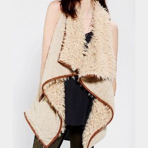 Urban Outfitters Staring at Stars sherpa vest