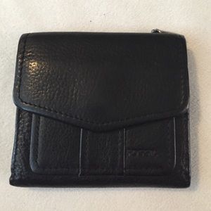 🎉 SALE 🎉 Fossil Back Trifold Wallet