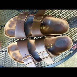 BROWN ARIZONA BIRKENSTOCKS, size 40 (US 9-9.5)