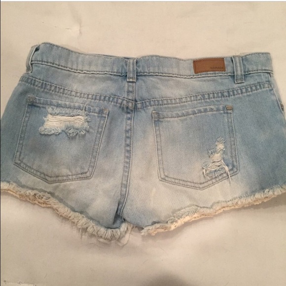 Distressed shorts - Picture 2 of 3