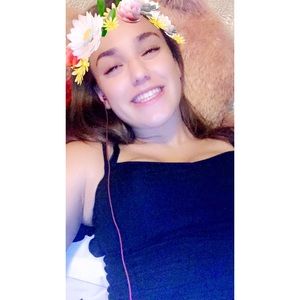 Meet your Posher, Angeliki